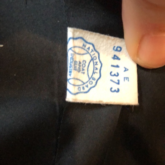 *Vintage* heavy duty, black trench coat BEAUTIFUL - Picture 8 of 8